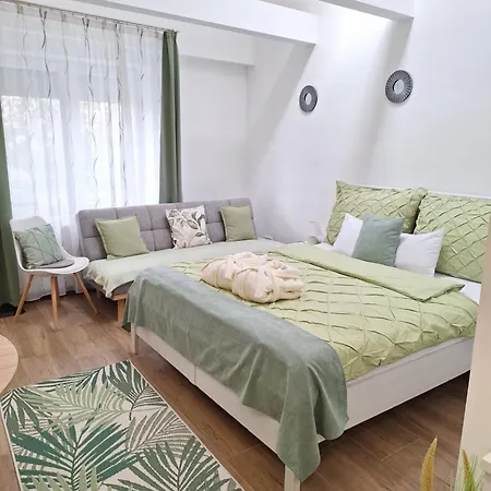 Várfal Ii Appartamento Eger